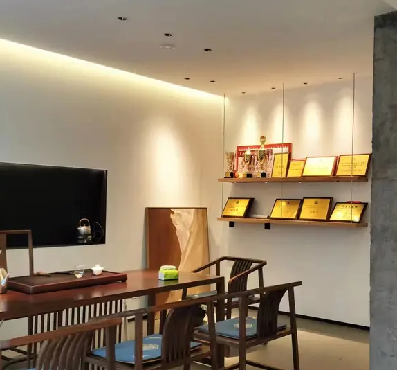 家具·专业木工，家具维修，20余年工作经验，接上门安装，木质品定制